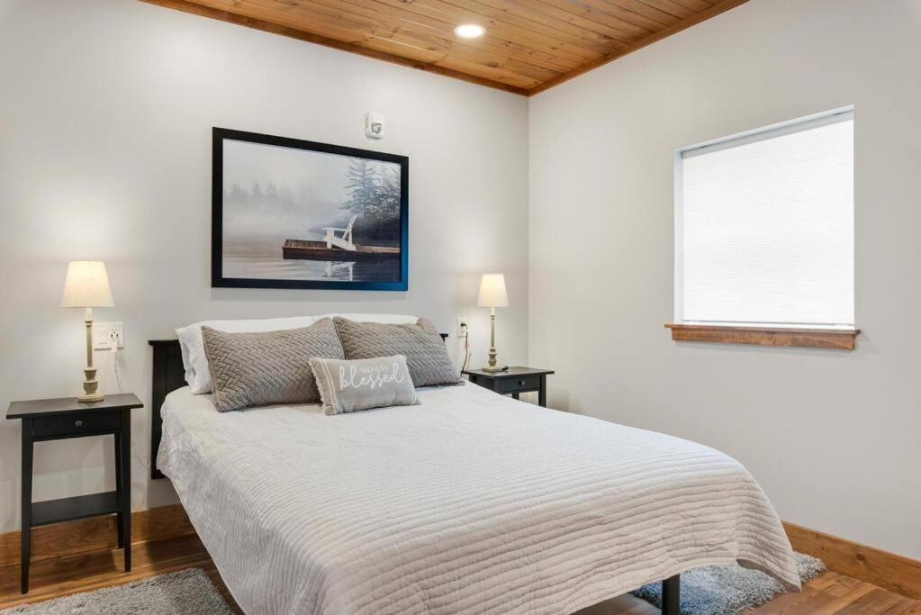 Hickory Suite - Main Street Lodge In Берлин Екстериор снимка